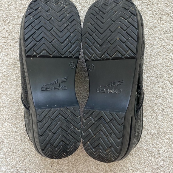 Women's Dansko Clogs - Size 9.5-10 Wide (Size 40) - Picture 5 of 9